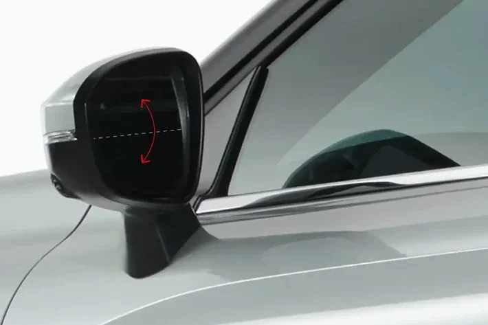 Reverse Auto‑Tilt Door Mirror on the Outlander