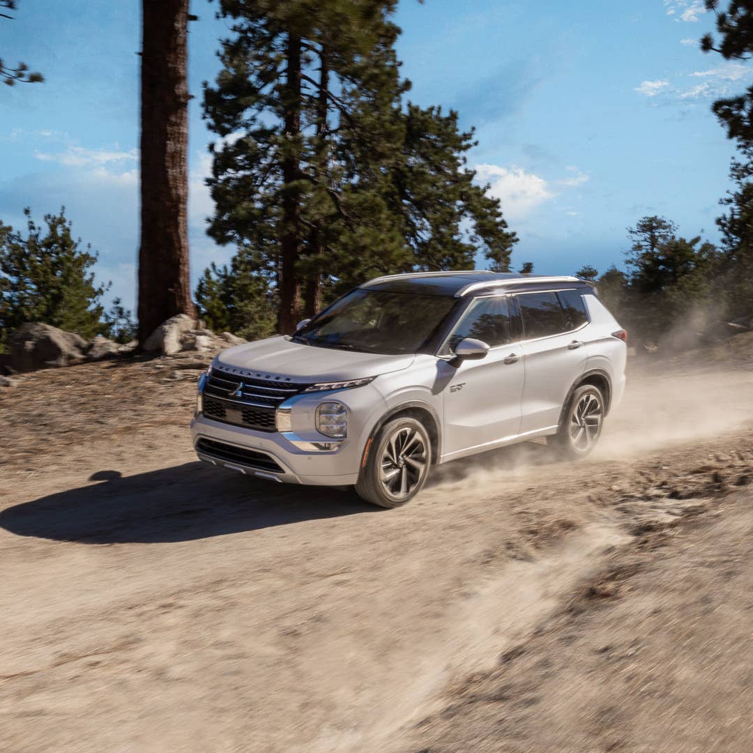 2025 Outlander PHEV – Electric SUV | Mitsubishi Motors Canada