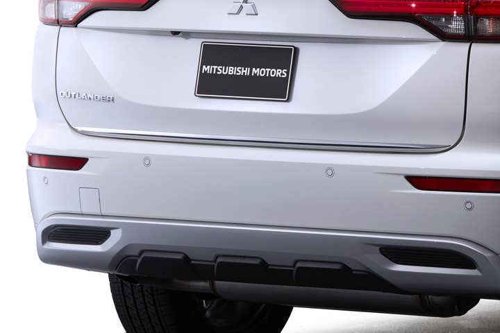 2023 Outlander Accessories | Mitsubishi Motors Canada